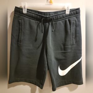 Mens Nike sportswear club fleece shorts size medium black color